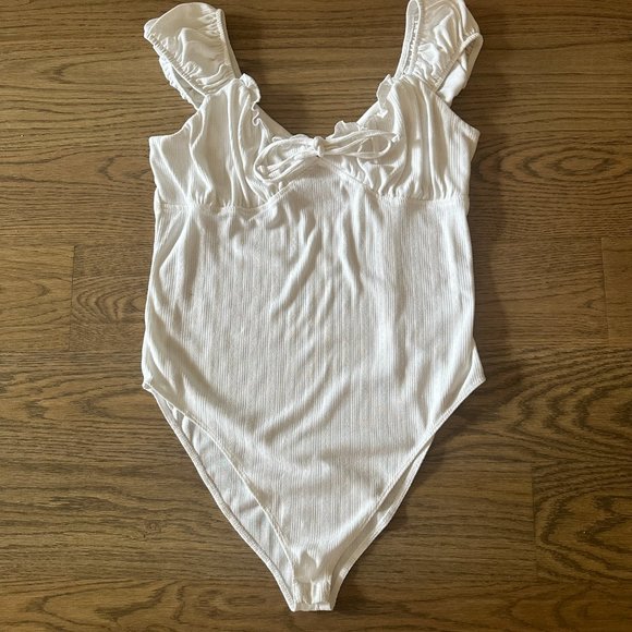 Wild Fable White Knit Bodysuit w/Ruffle Detailing - Picture 4 of 7